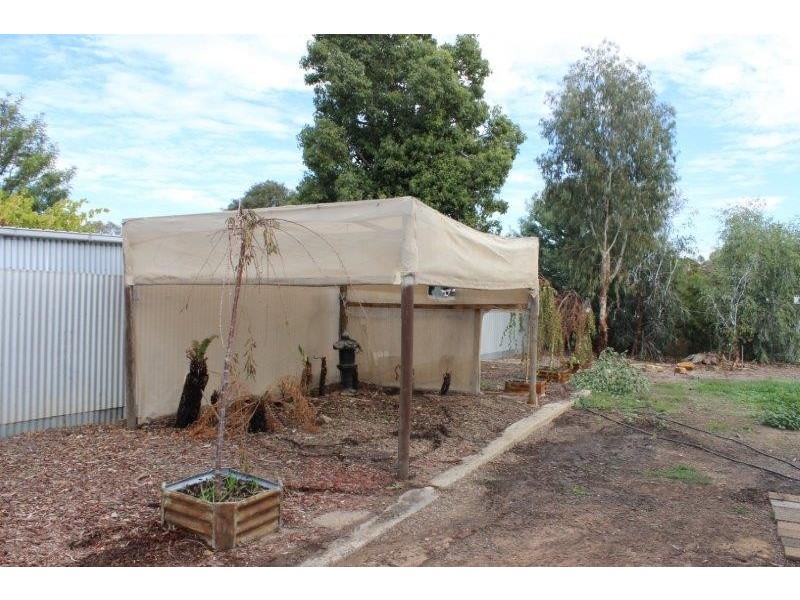 9 Short Street, Kangaroo Flat VIC 3555