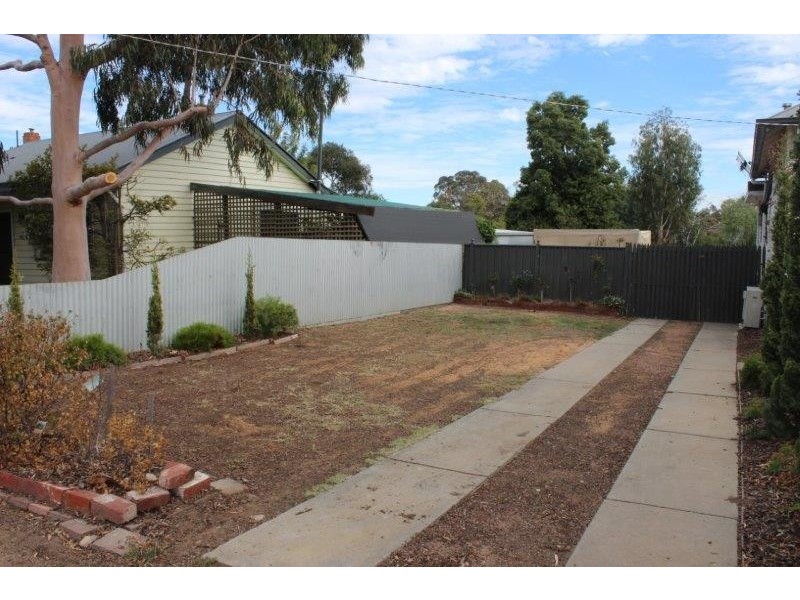 9 Short Street, Kangaroo Flat VIC 3555
