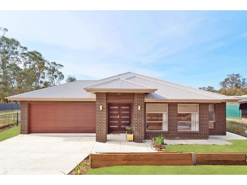 3 Clyde Street, Newstead VIC 3462