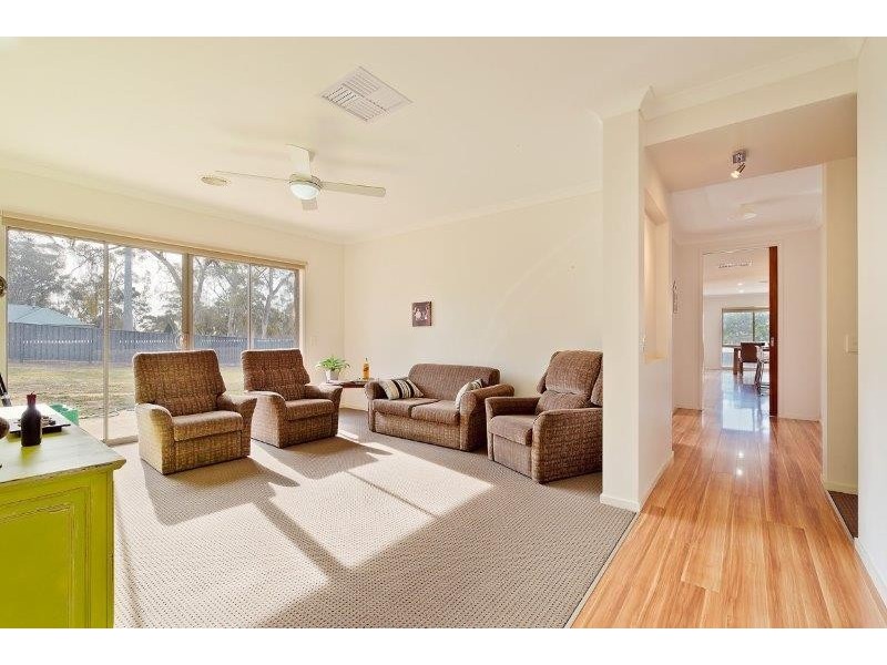 3 Clyde Street, Newstead VIC 3462