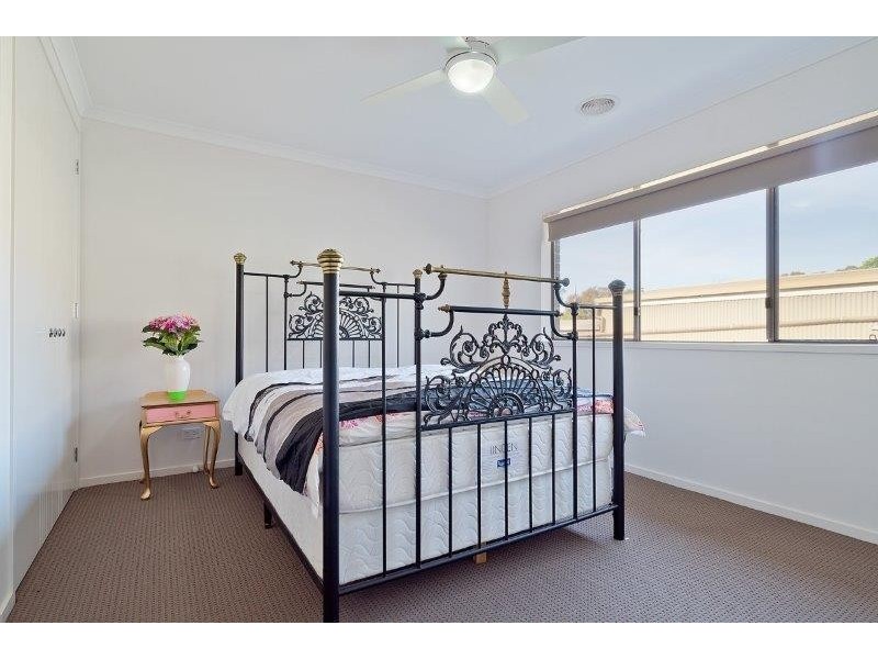 3 Clyde Street, Newstead VIC 3462