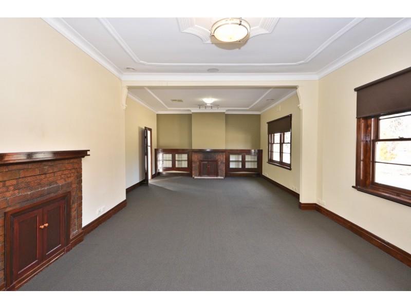 240 High Street, Kangaroo Flat VIC 3555