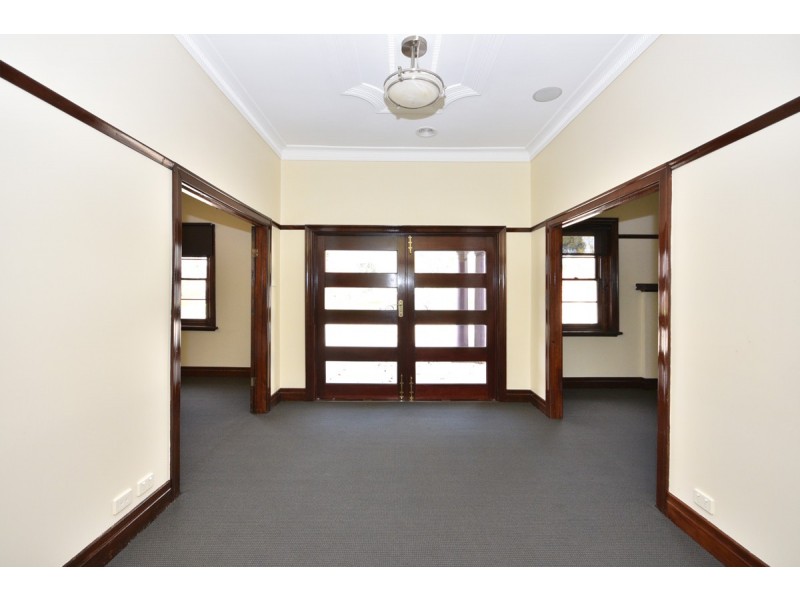 240 High Street, Kangaroo Flat VIC 3555