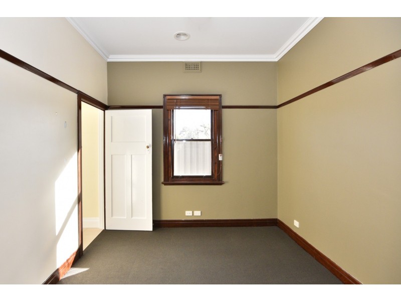240 High Street, Kangaroo Flat VIC 3555
