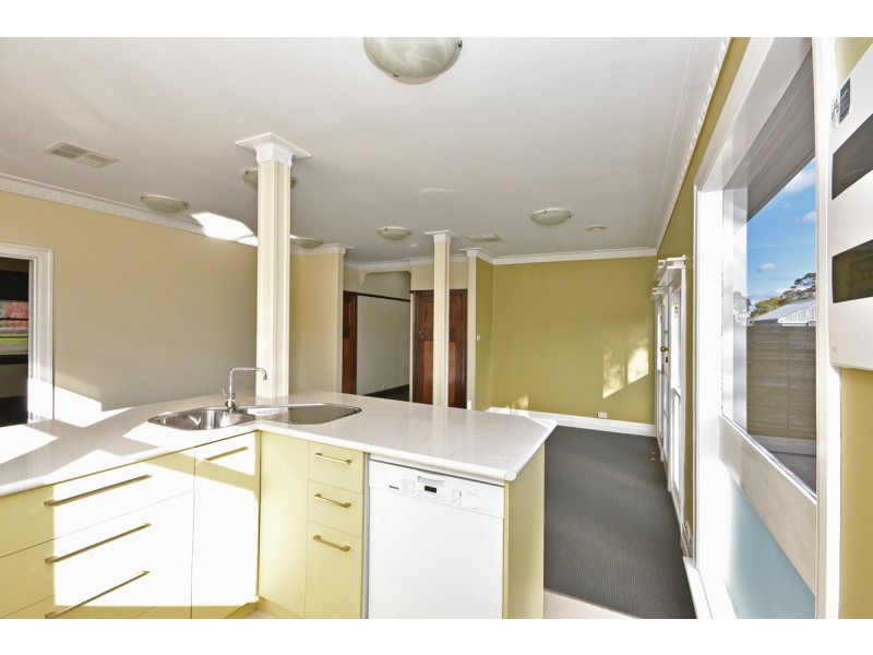 240 High Street, Kangaroo Flat VIC 3555