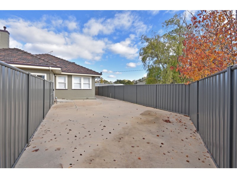 240 High Street, Kangaroo Flat VIC 3555