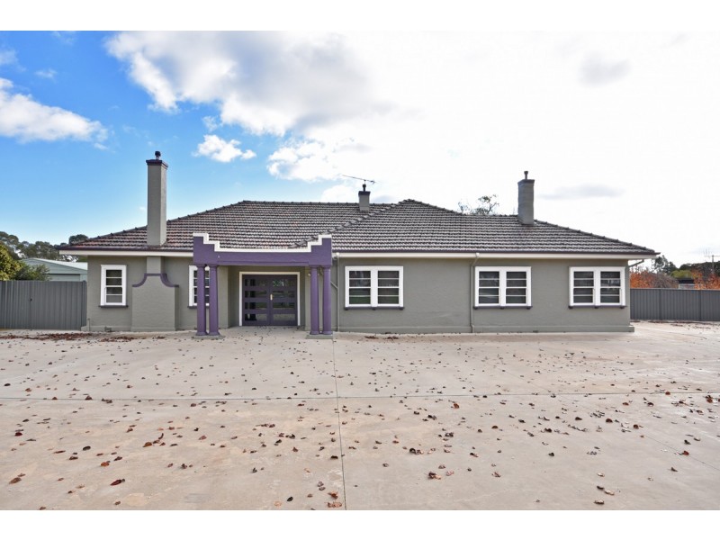 240 High Street, Kangaroo Flat VIC 3555