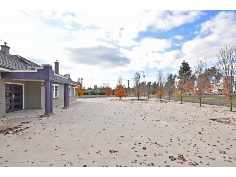 240 High Street, Kangaroo Flat VIC 3555