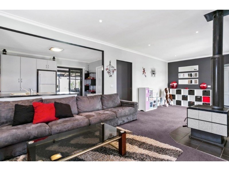 17 Atlas Road, Junortoun VIC 3551