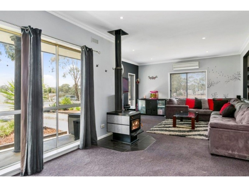 17 Atlas Road, Junortoun VIC 3551