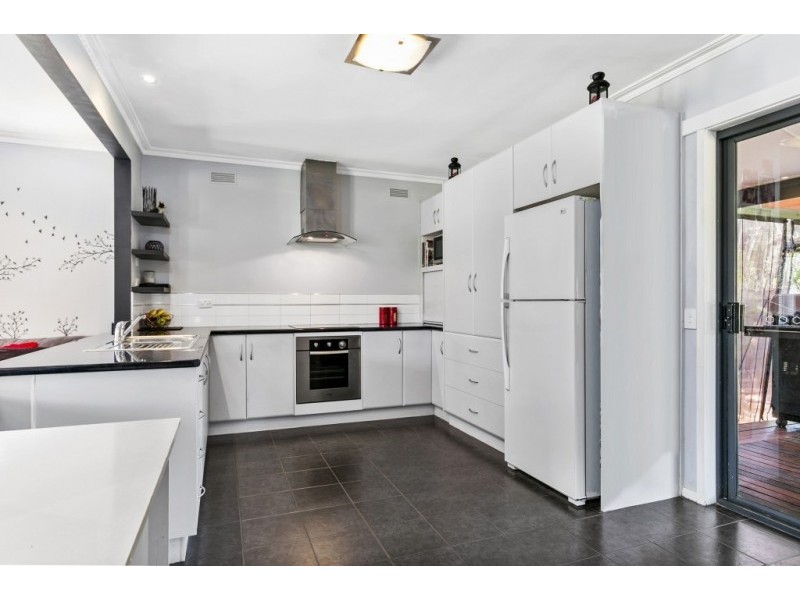 17 Atlas Road, Junortoun VIC 3551