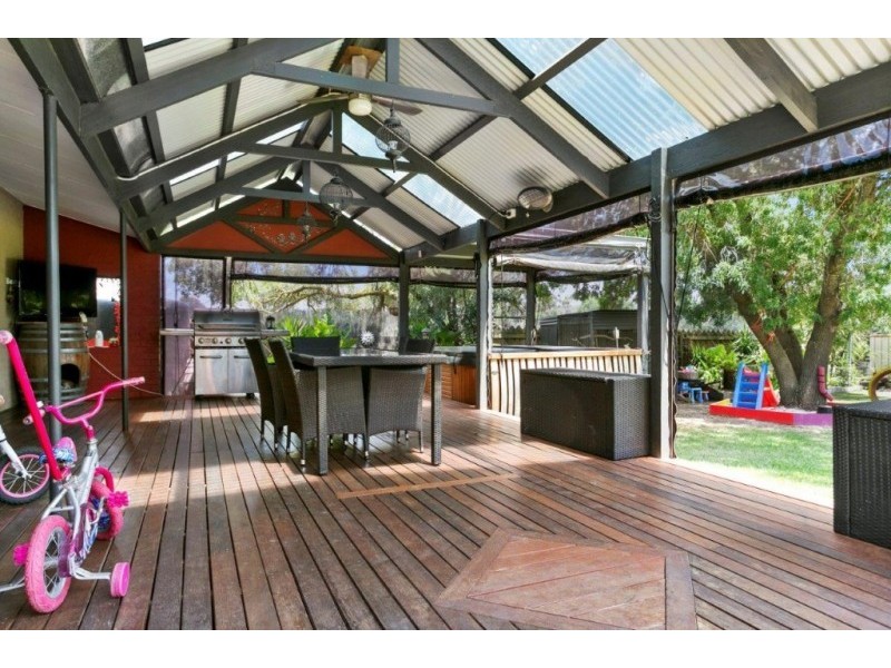 17 Atlas Road, Junortoun VIC 3551