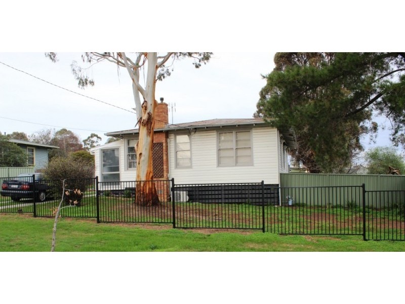 2 Douglas Street, Kangaroo Flat VIC 3555