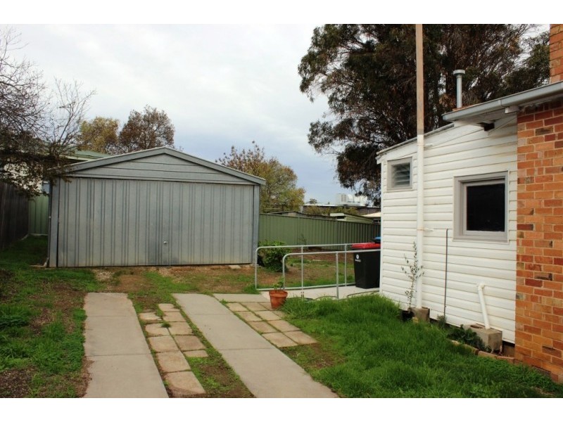 2 Douglas Street, Kangaroo Flat VIC 3555