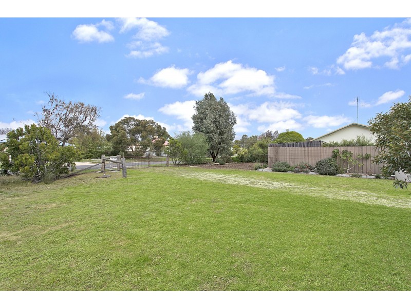 9 Hunter Place, Heathcote VIC 3523