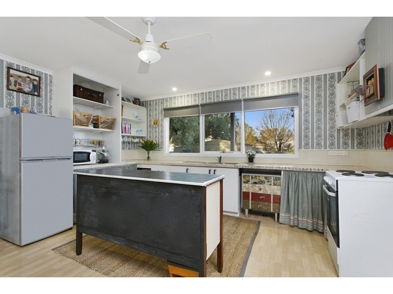 172 Railway Place, Elmore VIC 3558