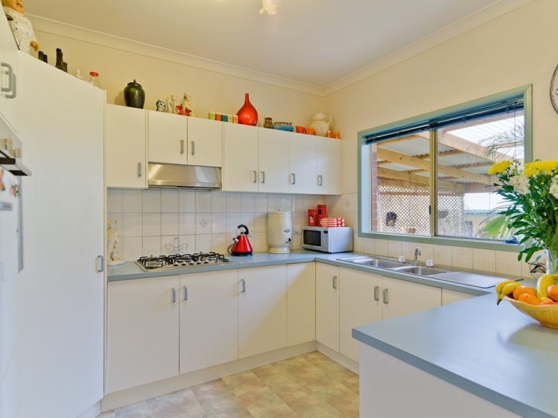 28 Eureka Street, Chewton VIC 3451