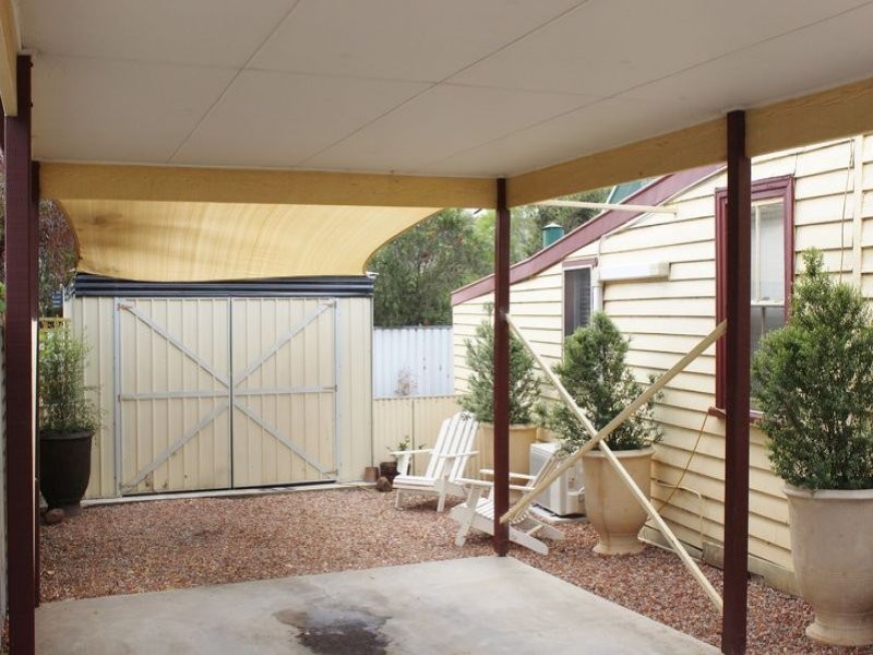 9 Carolyn Street, Flora Hill VIC 3550
