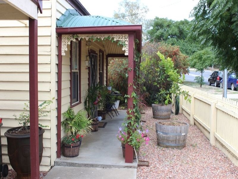 9 Carolyn Street, Flora Hill VIC 3550