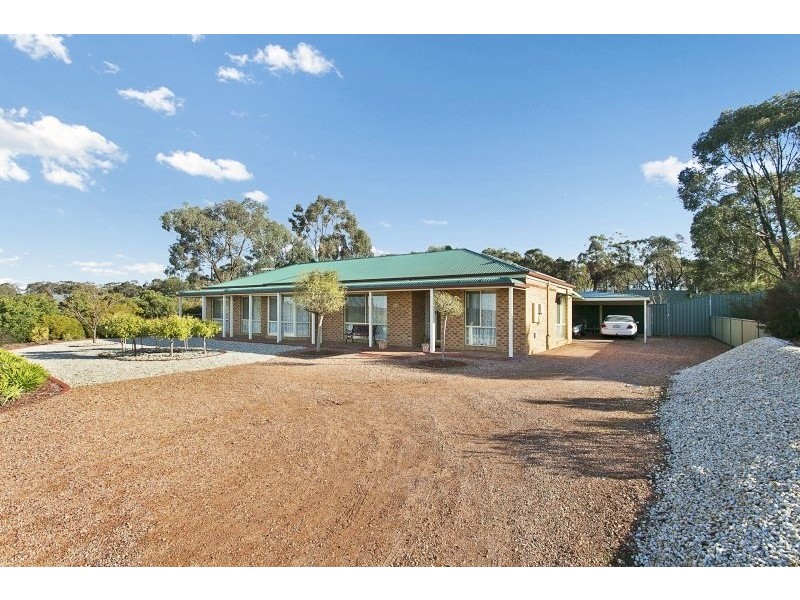 6 Michelle Drive, Maiden Gully VIC 3551