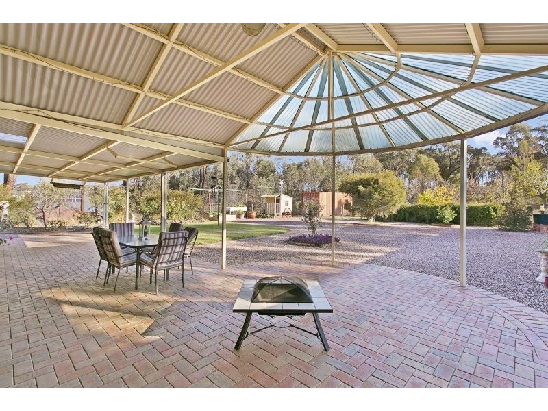 6 Michelle Drive, Maiden Gully VIC 3551