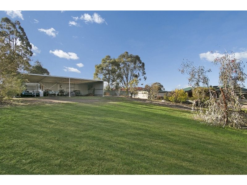 6 Michelle Drive, Maiden Gully VIC 3551