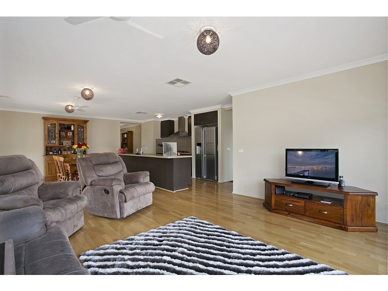 9 Phyllis Crescent, Mckenzie Hill VIC 3451