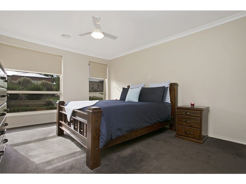 9 Phyllis Crescent, Mckenzie Hill VIC 3451