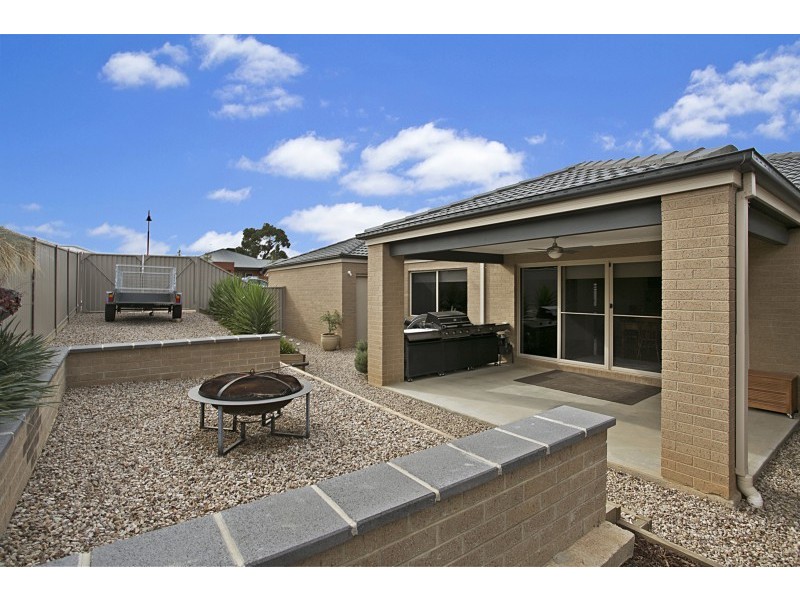 9 Phyllis Crescent, Mckenzie Hill VIC 3451