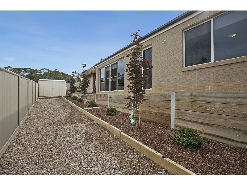 9 Phyllis Crescent, Mckenzie Hill VIC 3451