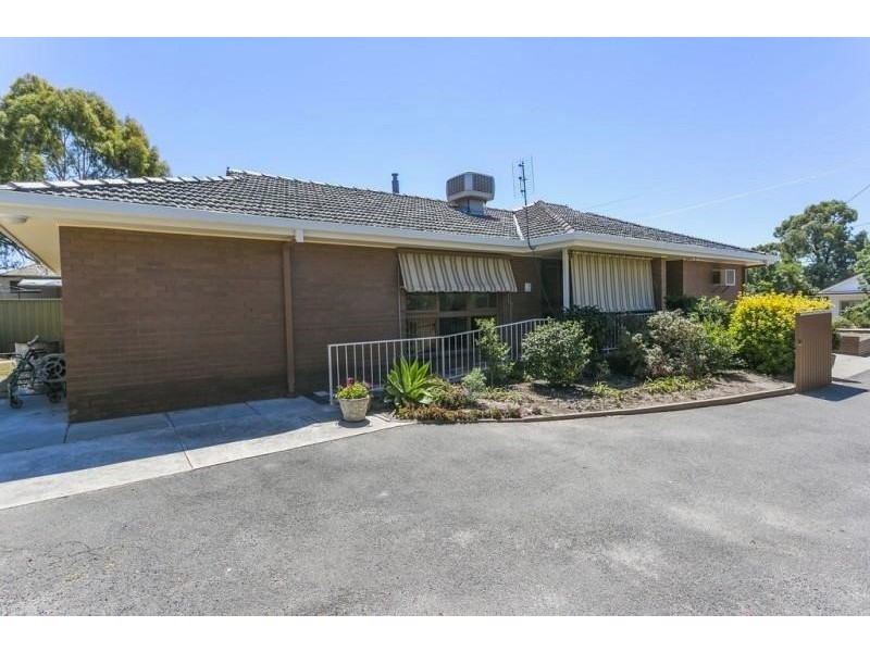 2 James Street, Strathdale VIC 3550