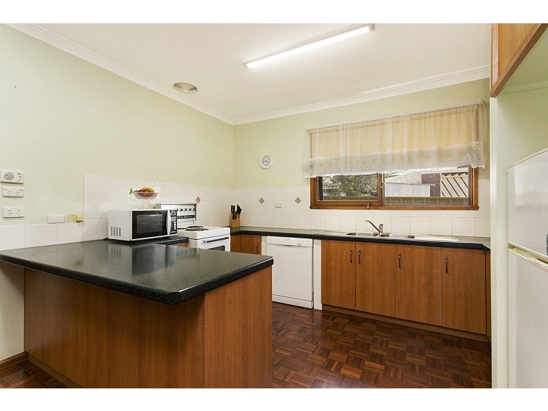 2 James Street, Strathdale VIC 3550