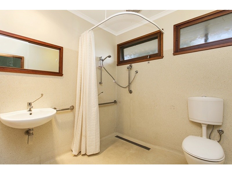 2 James Street, Strathdale VIC 3550