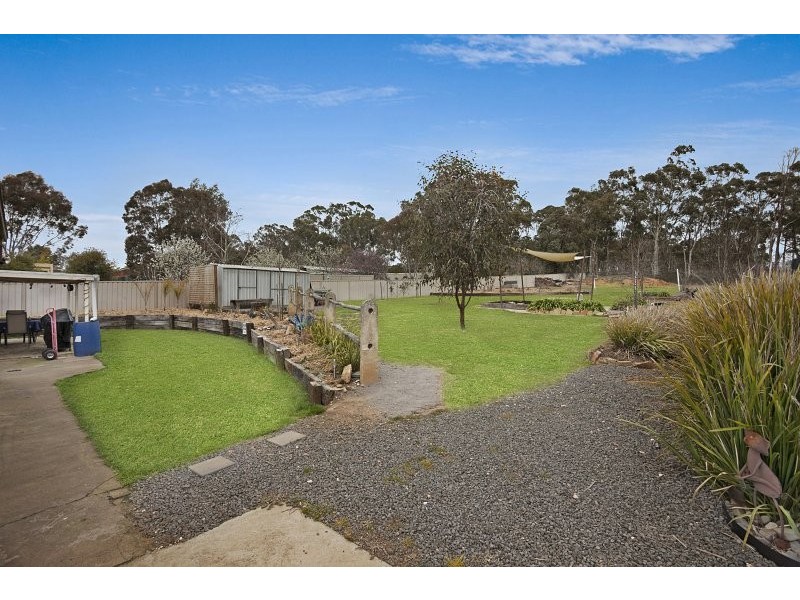 4 Eleanor Drive, Campbells Creek VIC 3451