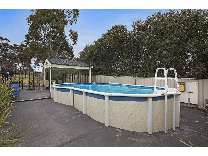 4 Eleanor Drive, Campbells Creek VIC 3451