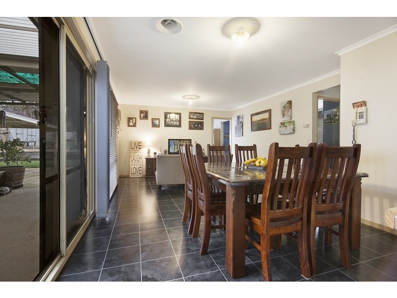 4 Eleanor Drive, Campbells Creek VIC 3451