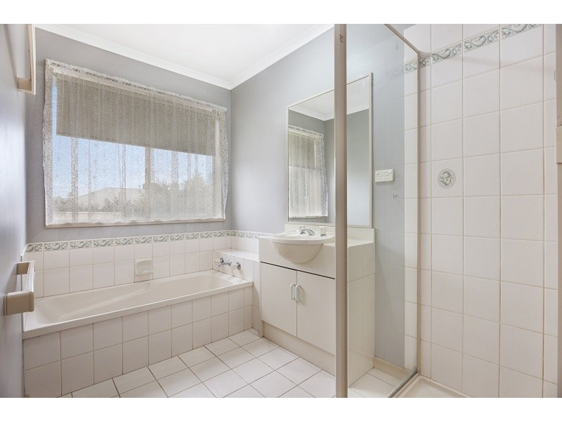 4 Eleanor Drive, Campbells Creek VIC 3451