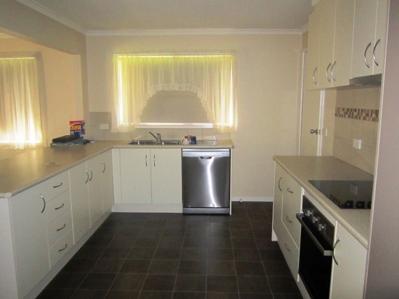 33 Helm Street, Kangaroo Flat VIC 3555