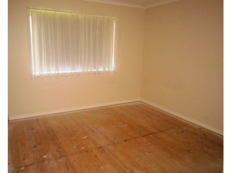 33 Helm Street, Kangaroo Flat VIC 3555