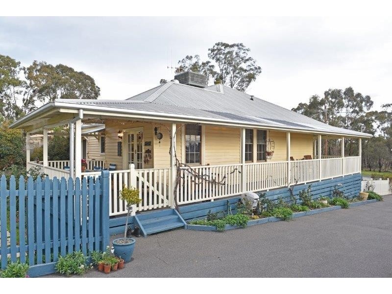 271 Allingham Street, Kangaroo Flat VIC 3555