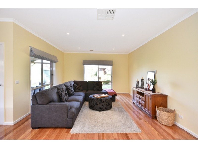 247 Aspinall Street, Kangaroo Flat VIC 3555