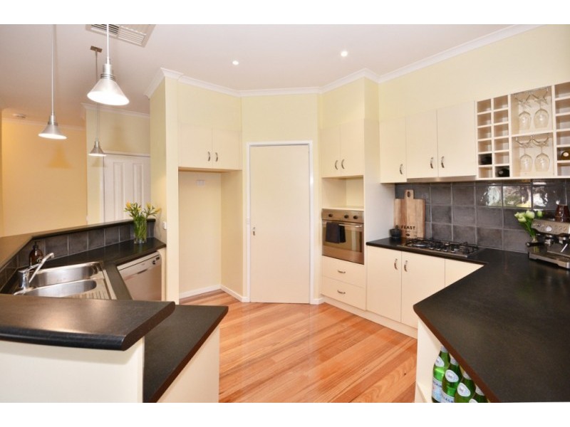 247 Aspinall Street, Kangaroo Flat VIC 3555