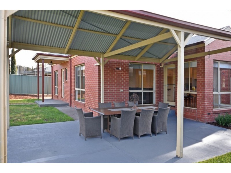 247 Aspinall Street, Kangaroo Flat VIC 3555