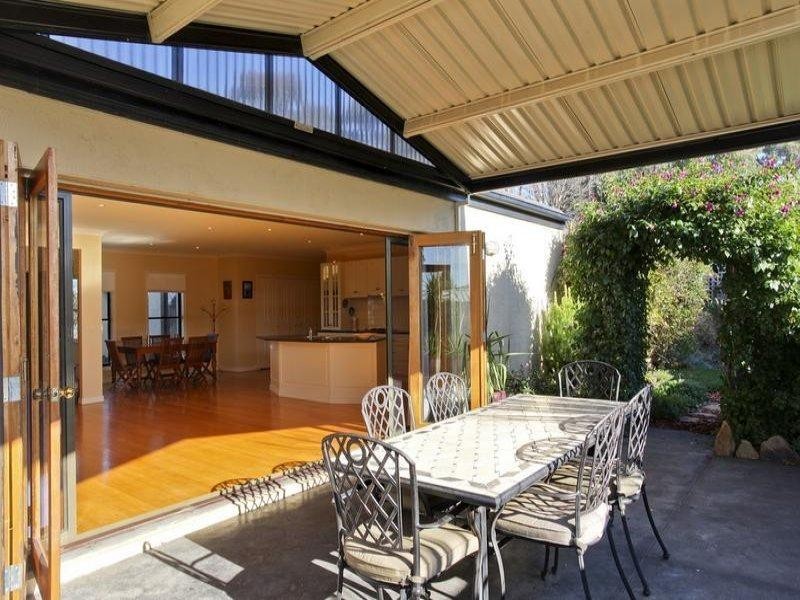 2/11 Hines Court, Kangaroo Flat VIC 3555