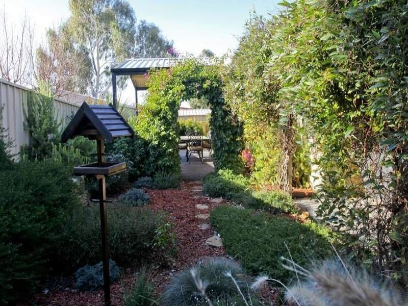 2/11 Hines Court, Kangaroo Flat VIC 3555