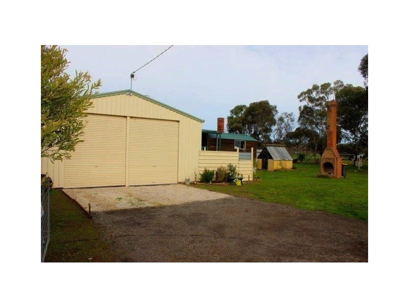 8 Giffard Street, Newbridge VIC 3551