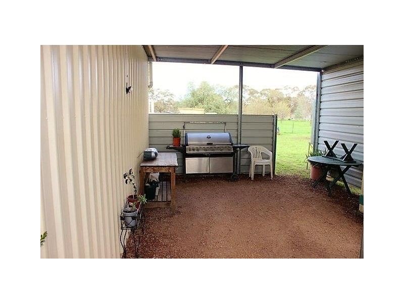 8 Giffard Street, Newbridge VIC 3551