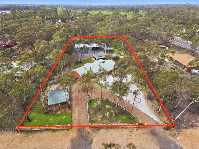 96 East Road, Huntly VIC 3551