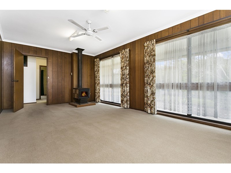 130 Victoria Road, Harcourt VIC 3453