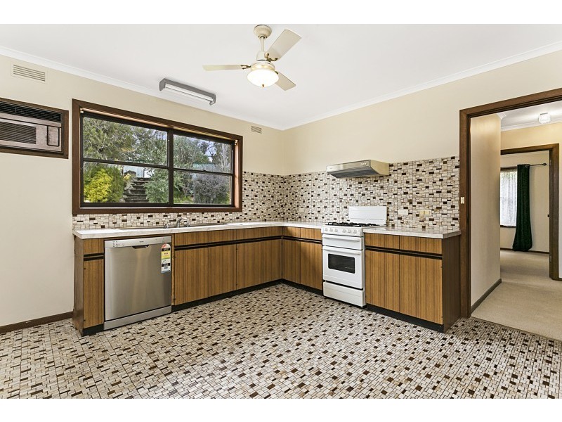 130 Victoria Road, Harcourt VIC 3453